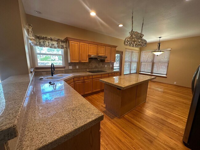 Building Photo - 7640 Lonergan Ct
