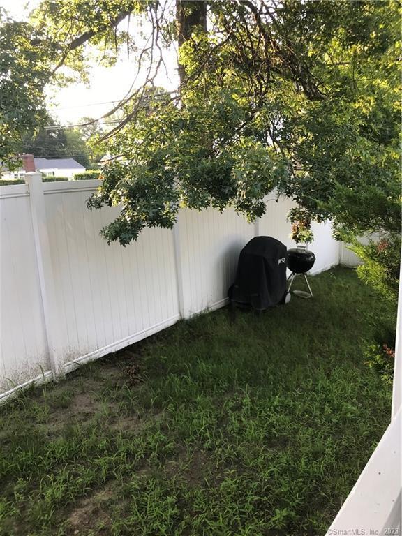 Building Photo - 42 Weed Hill Ave