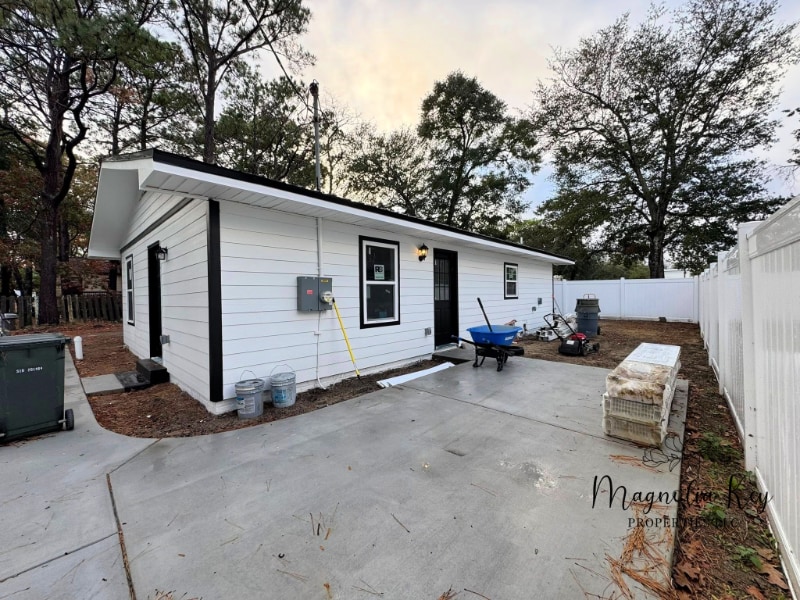 Building Photo - 403 73rd Ave N