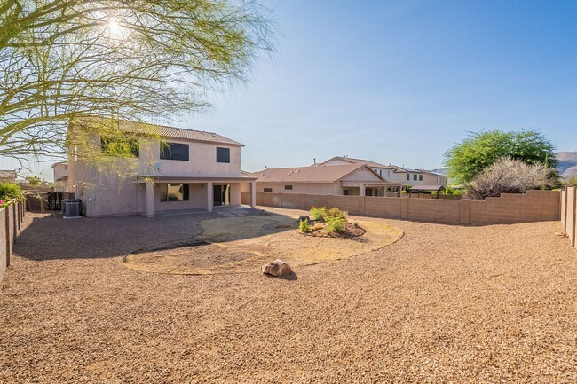 Building Photo - Pet-Friendly 4 Bedroom Rental in Tucson wi...