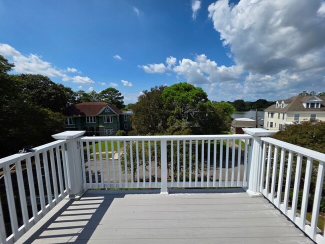 Building Photo - 132 Orleans Cir