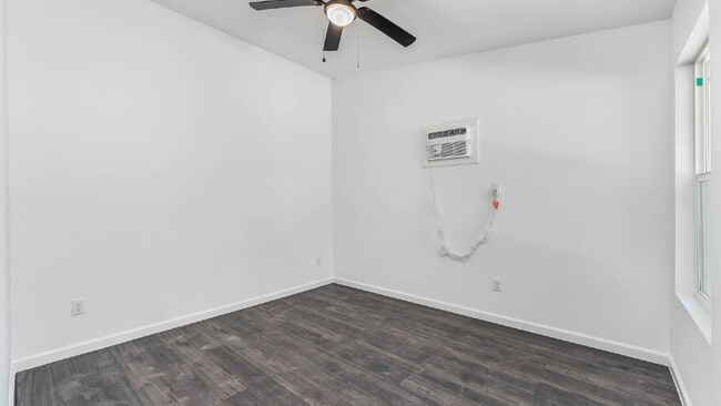 Building Photo - 474 Ridge Haven St