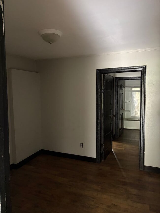 Building Photo - Bermudez - 906 (CBC)