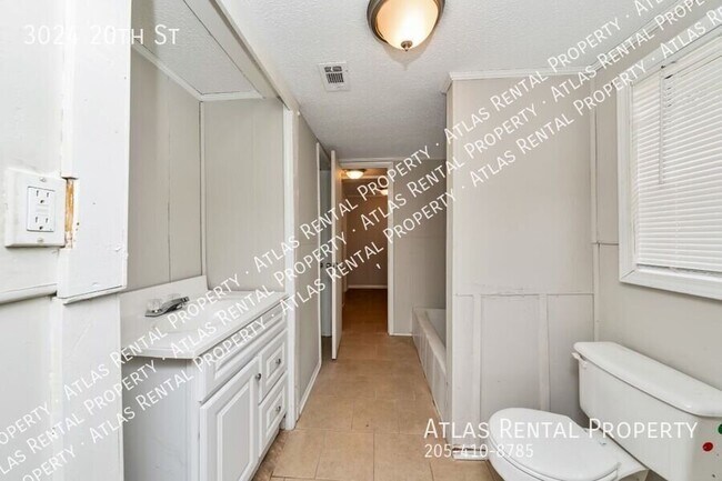 Building Photo - 3024 20th St