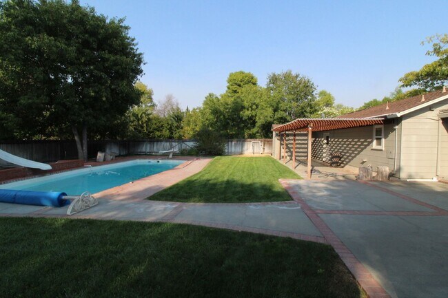 Building Photo - Concord/ Walnut Creek Border! 2172 sq ft home on Huge lot with swimming pool!