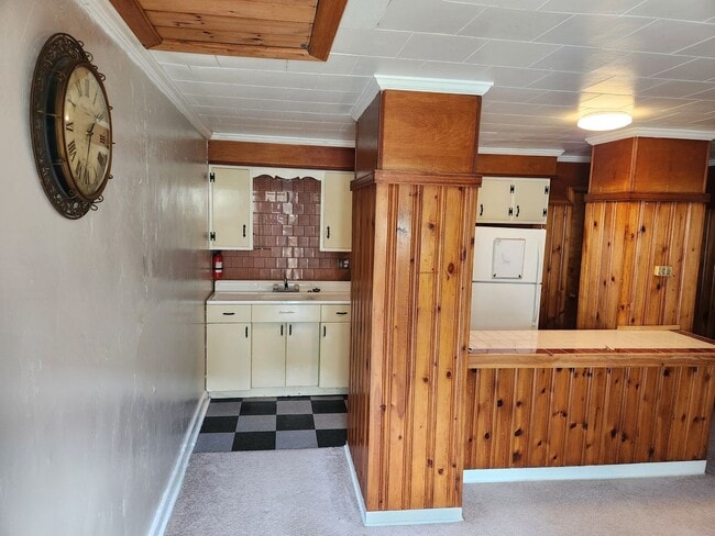 Building Photo - Conveniently Located One Bedroom Apartment...