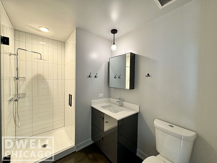 Building Photo - 102 W Chicago Ave