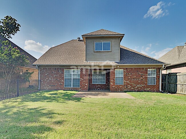 Building Photo - 2935 Geoffrey Dr