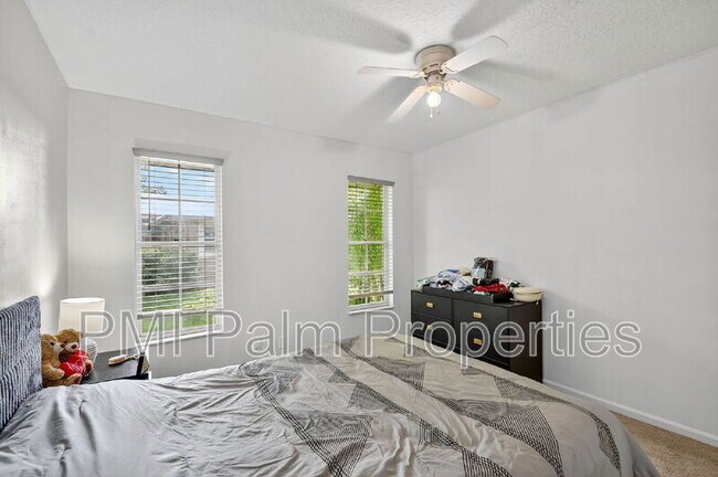 Building Photo - 2700 Yarmouth Dr