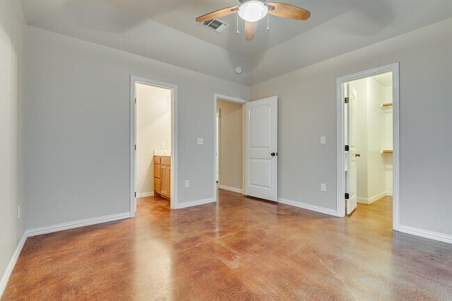 Building Photo - 102 Jolin Ln