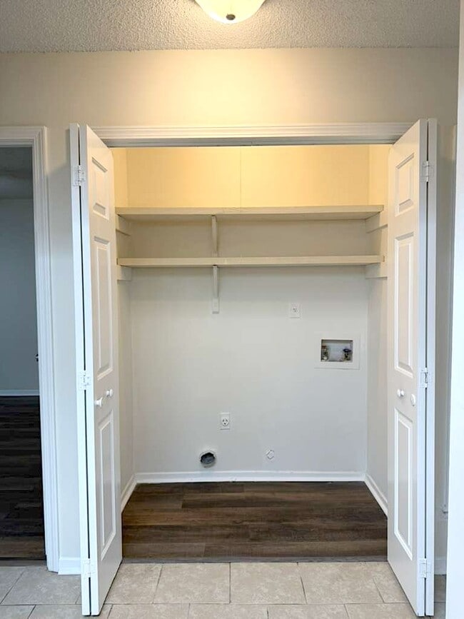 Building Photo - 3039 Greenlodge Ln