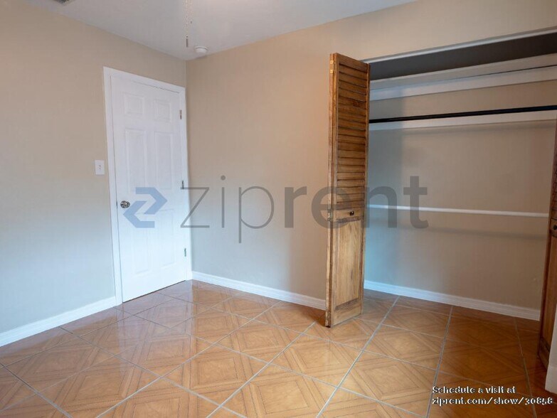 Building Photo - 921 NE 58th St