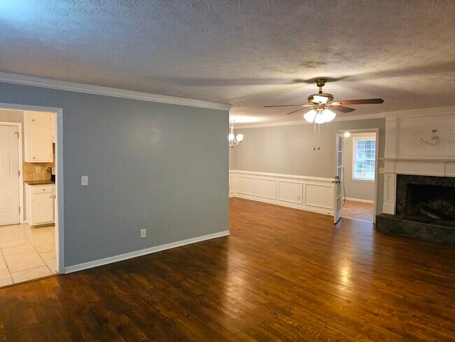 Building Photo - 270 Huckleberry Ln