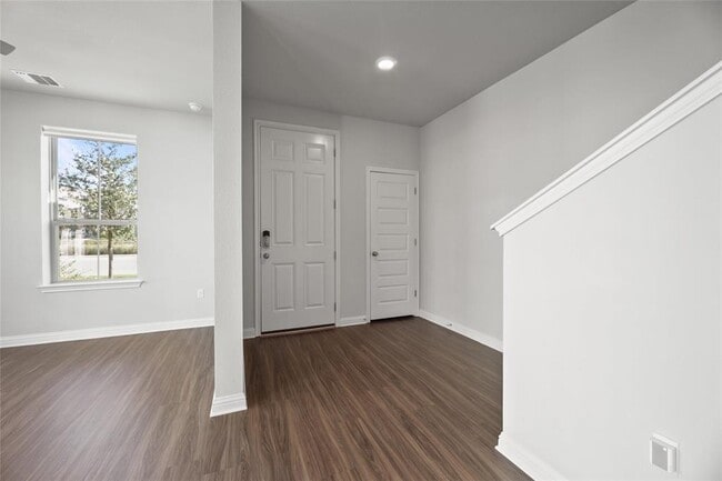 Building Photo - 8302 Mandela Bend