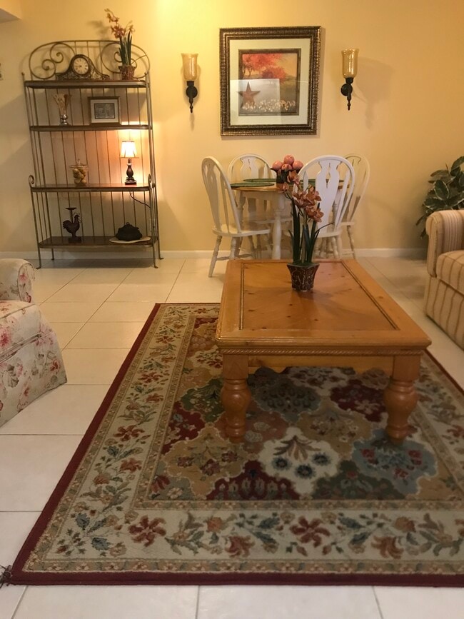 Building Photo - 2108 SE Edler Dr