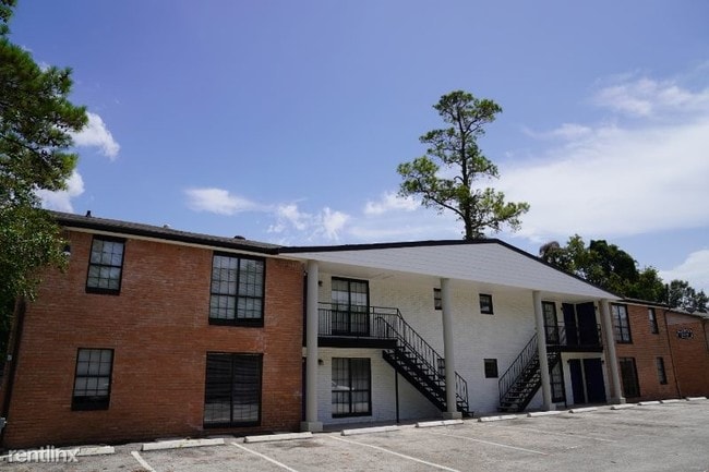 Building Photo - 2 br, 1 bath Apartment - 3316 N Macgregor Way