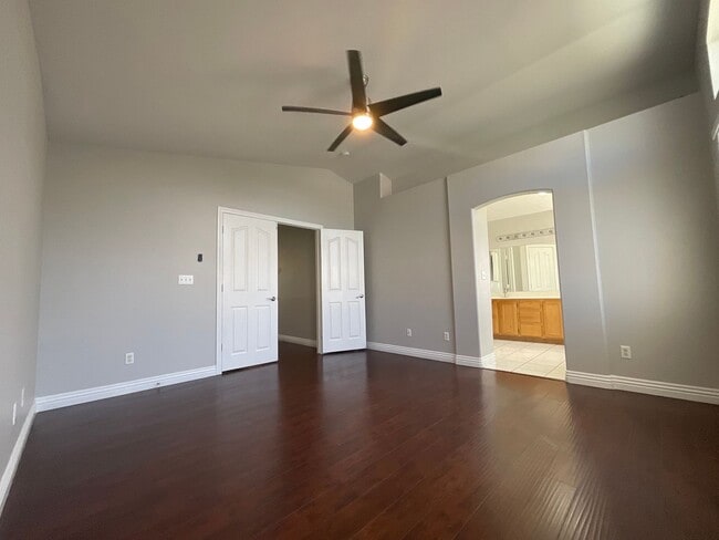 Building Photo - Nice 4br home, with 4th bedroom larger then the average, 3cg.