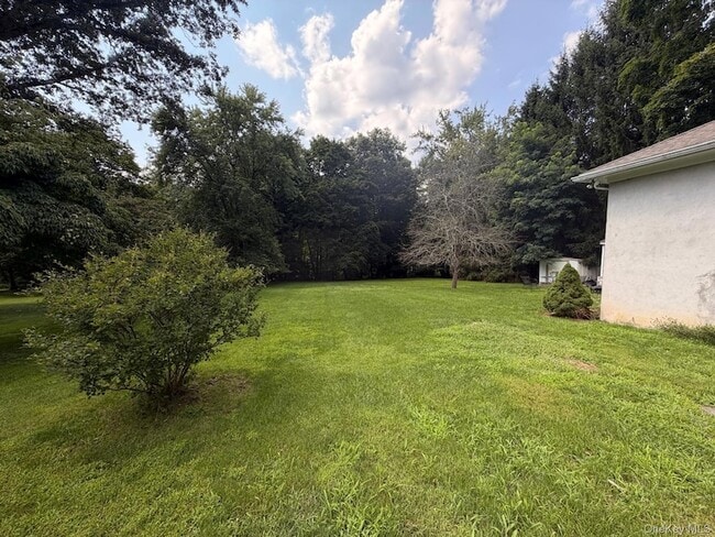 Building Photo - 110 Baron De Hirsch Rd