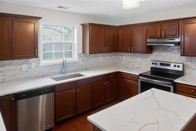 Building Photo - 905 Pownal Ln