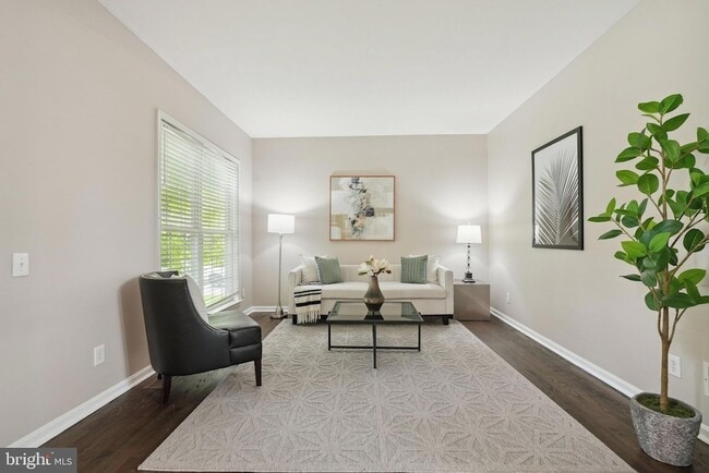 Building Photo - 51 Knickerbocker Ln