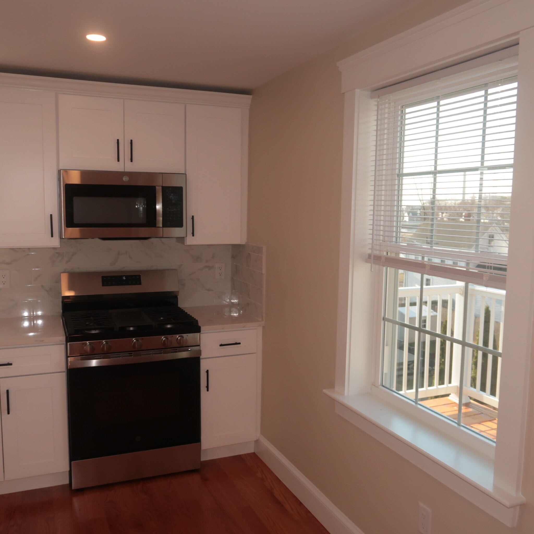 Building Photo - 32 Newhall St