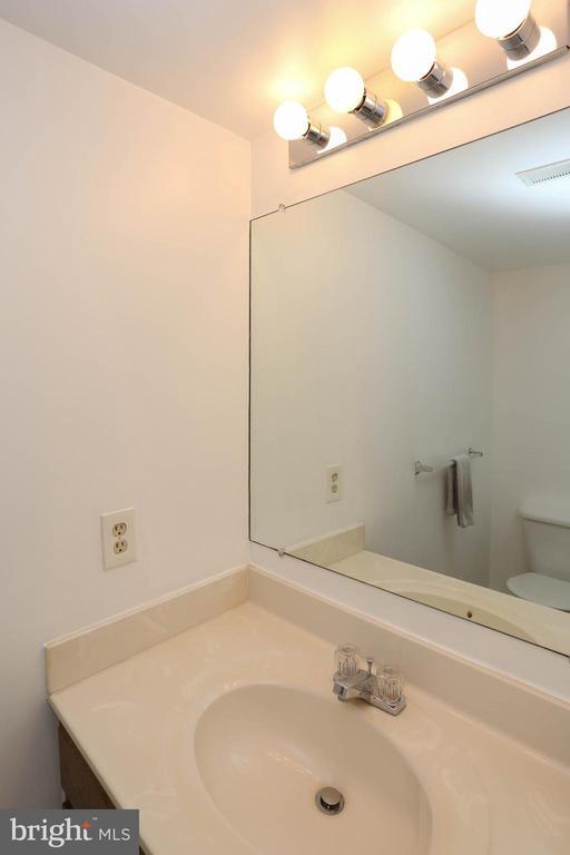 Building Photo - 4723 Leyden Way
