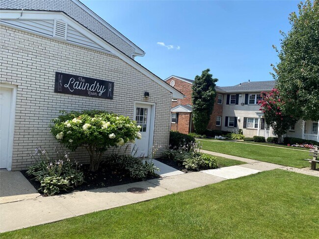 Building Photo - 504 Kensington Ln