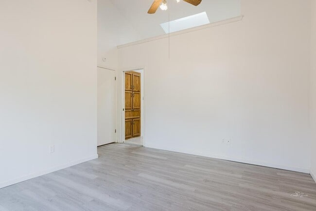 Building Photo - 14509 Crystal Ct