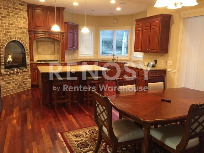 Building Photo - 2470 Arnold Palmer Dr