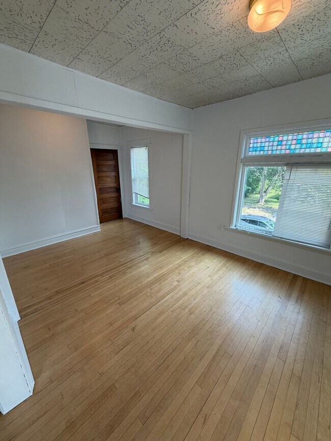 Building Photo - 409 N 51st Ave W