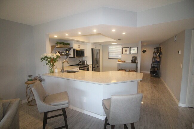 Building Photo - 505 Lake Louise Cir