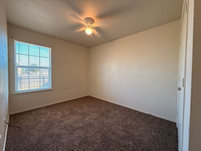 Building Photo - 6210 Temora Loop