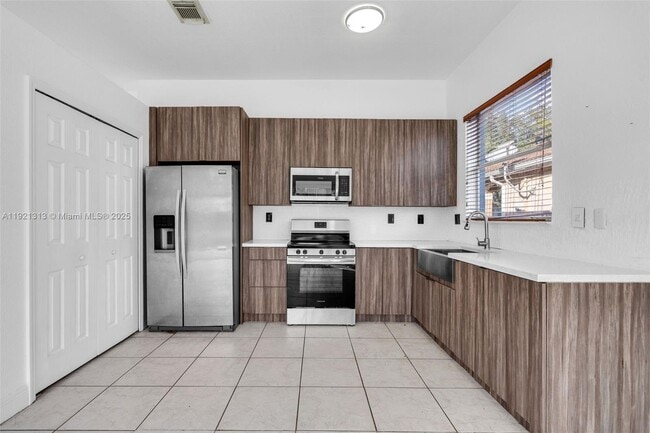 Building Photo - 8836 NW 168th Ln