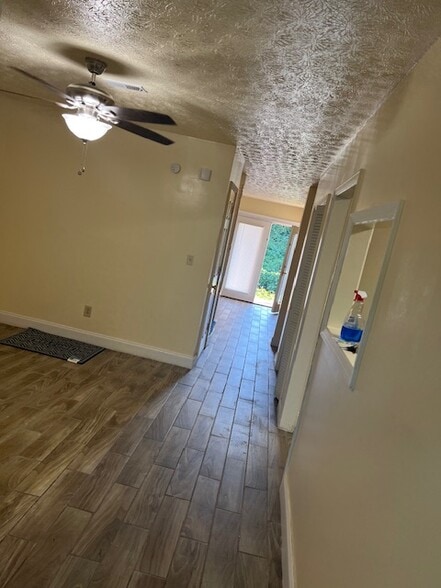Building Photo - 4590 Golf Vista Cir