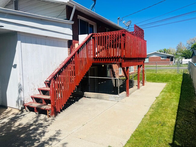 Building Photo - 40 N Talbot Dr E