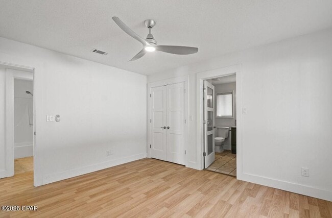 Building Photo - 421 Oleander Cir