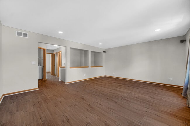 Building Photo - 5005 Corning Ct