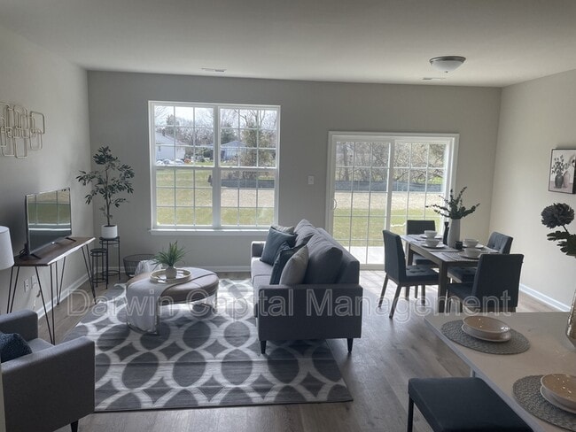 Building Photo - 385 Tuckahoe Rd