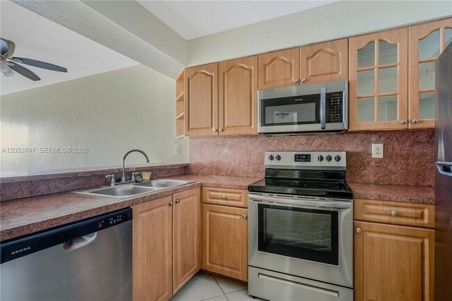 Building Photo - 15545 Miami Lakeway N