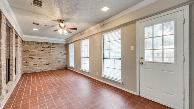 Building Photo - 7825 Silveridge Dr