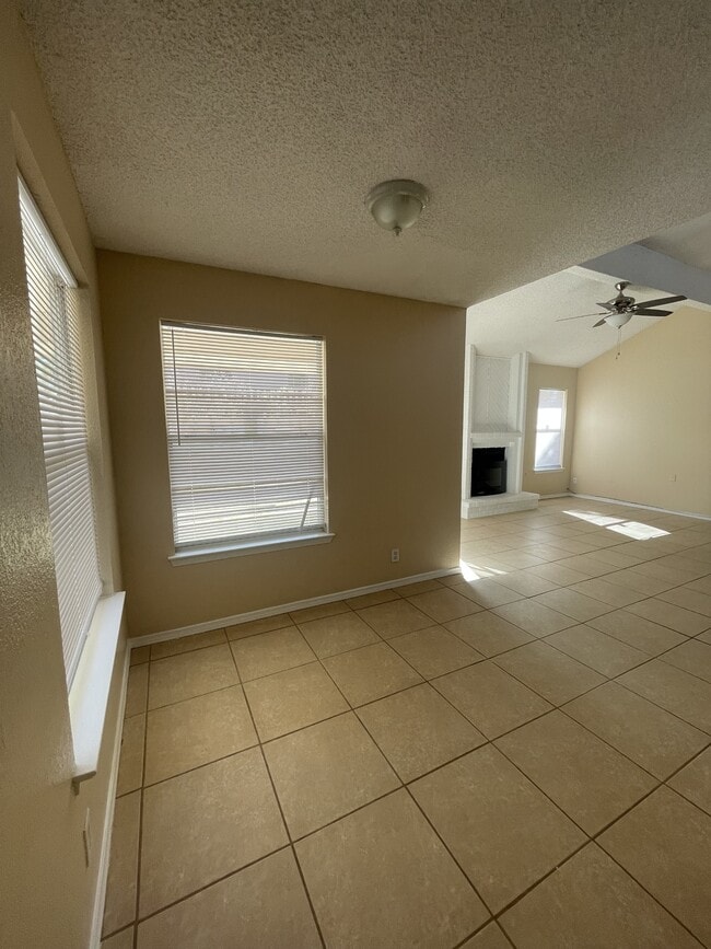 Building Photo - 13928 Pete La Rue Cir