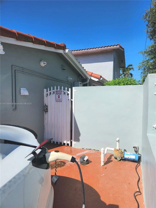 Building Photo - 3620 SW 106th Ave