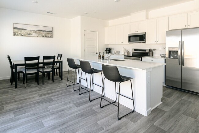 Building Photo - BRAND NEW 4/2.5 Lennar In Riverstone Community