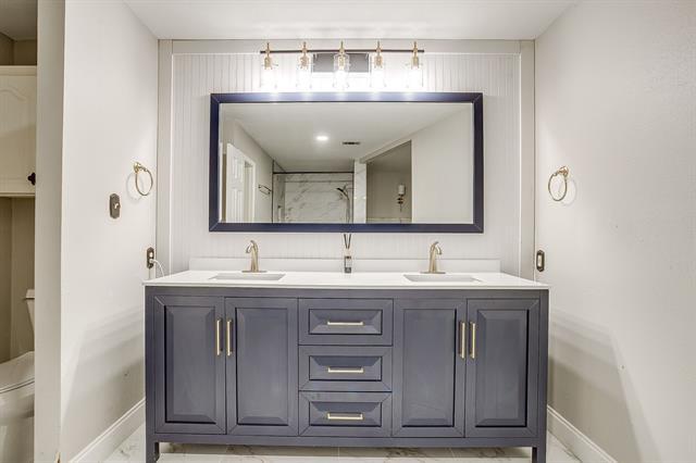 Building Photo - 1633 Trinity View St