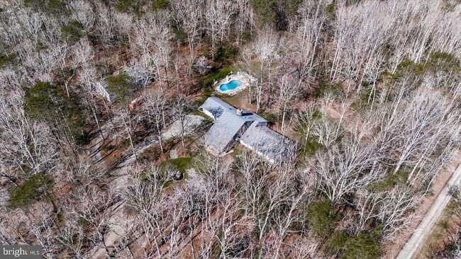 Building Photo - 7621 River Rd