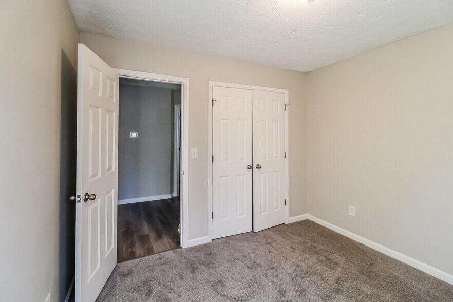 Building Photo - 87 Belmont Park Dr