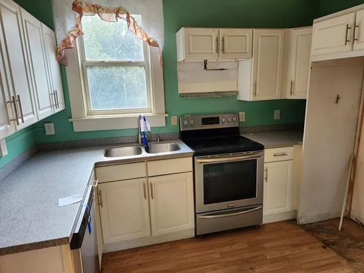 Building Photo - 209 Laurel St