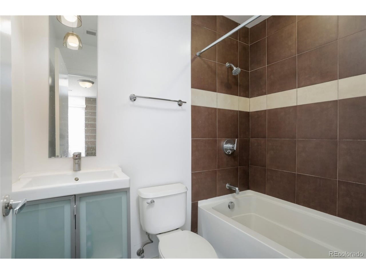 Building Photo - 441 24th St