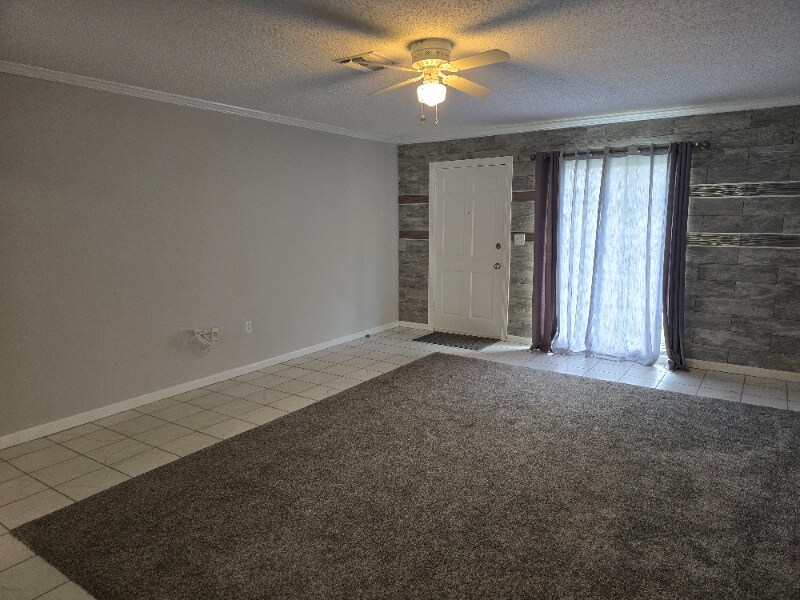 Building Photo - 843 Cambridge Ct