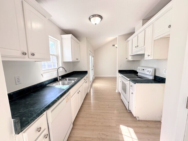 Building Photo - Branching Out in Laurel Oaks